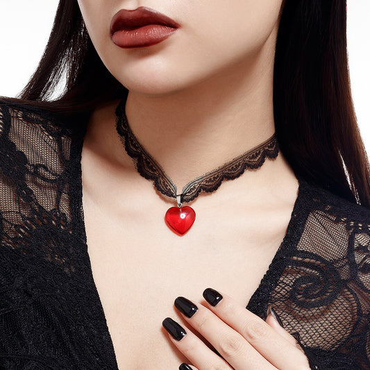 Personalized black lace collarbone chain, sweet and cool red glass heart-shaped pendant necklace