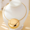 A Women's Necklace with a Glossy Geometric Design, Exaggerated and Fashionable, Suitable for Everyday Wear and Vacations