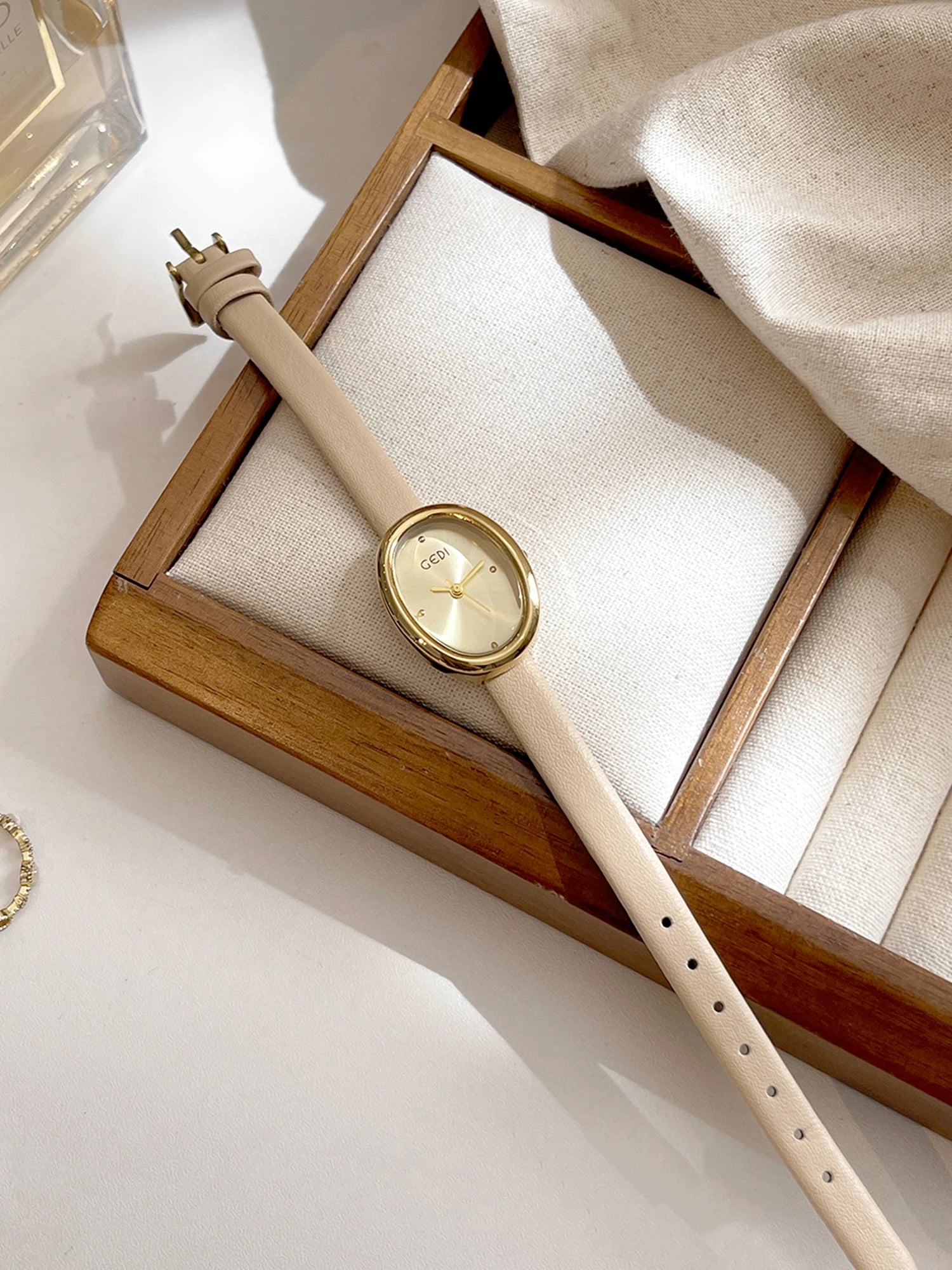 Luxury Leather Strap Watch for Women